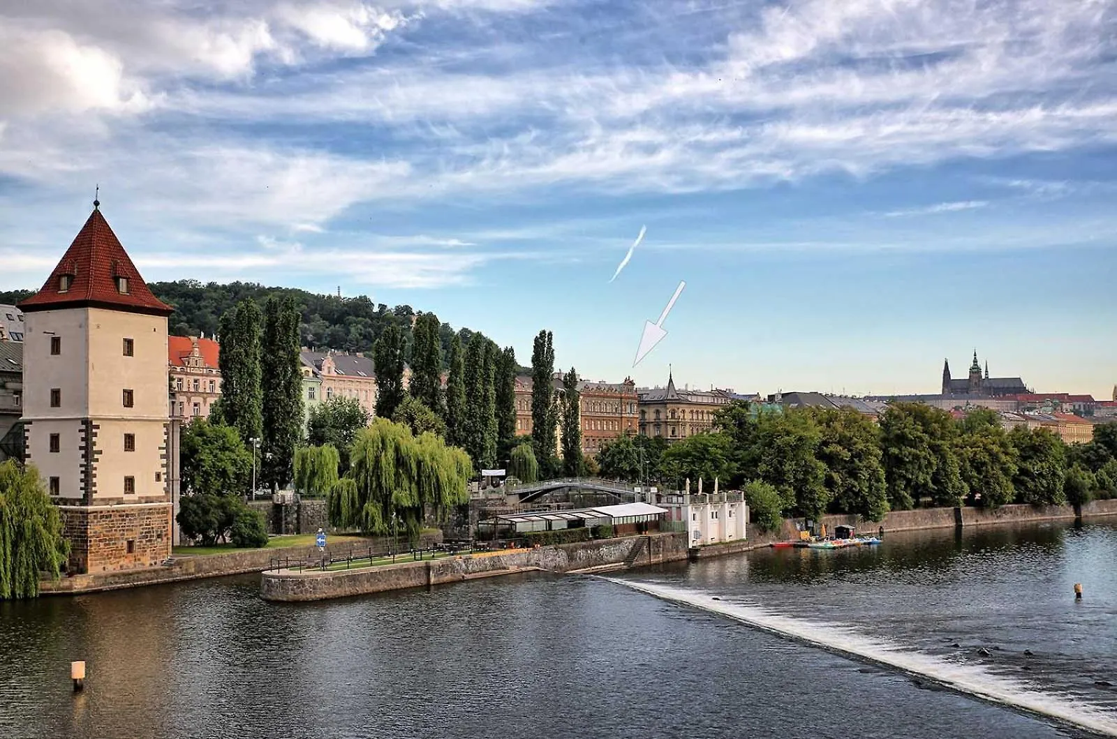 Riverside Apartment Praga